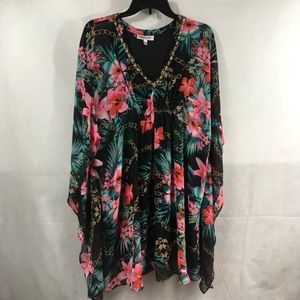 Jennifer Lopez Vibrant Blouse - Size Medium.
